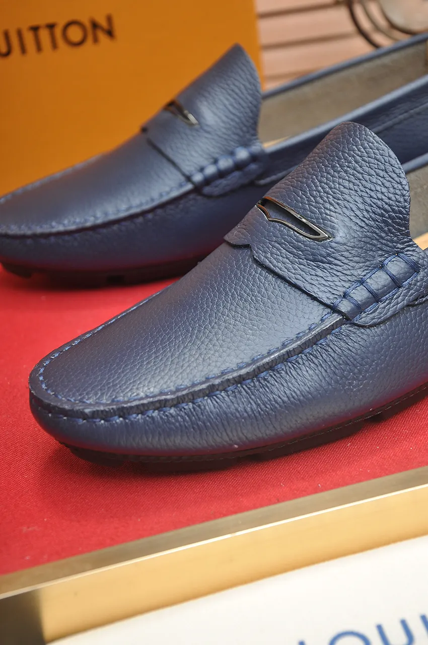 Men's men's shoes 💰420💶 [LV Doudou shoes] (water-dyed cowhide lining) new model is on the market, available on the official website. The new Doudou shoes are processed into single-color materials, and the uppers are made of imported horsehide leather. The body of the shoe is fully hemmed with mark thread, and is lined with imported original cowhide leather. The elegant shoe shape is super suitable for all-matching, and the size is 38-44.
